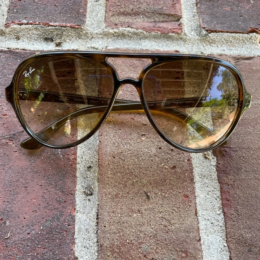 Ray-Bans - Picture 1 of 4